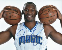 Autographed BISMACK BIYOMBO 8X10 Orlando Magic Photo