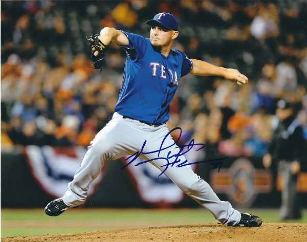 AUTOGRAPHED MATT HARRISON 8X10 Texas Rangers Photo