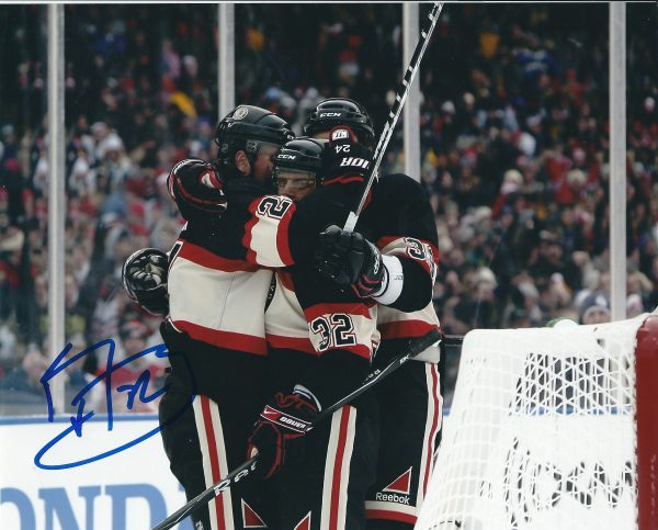 Autographed KRIS VERSTEEG  8X10 Chicago Blackhawks Photo