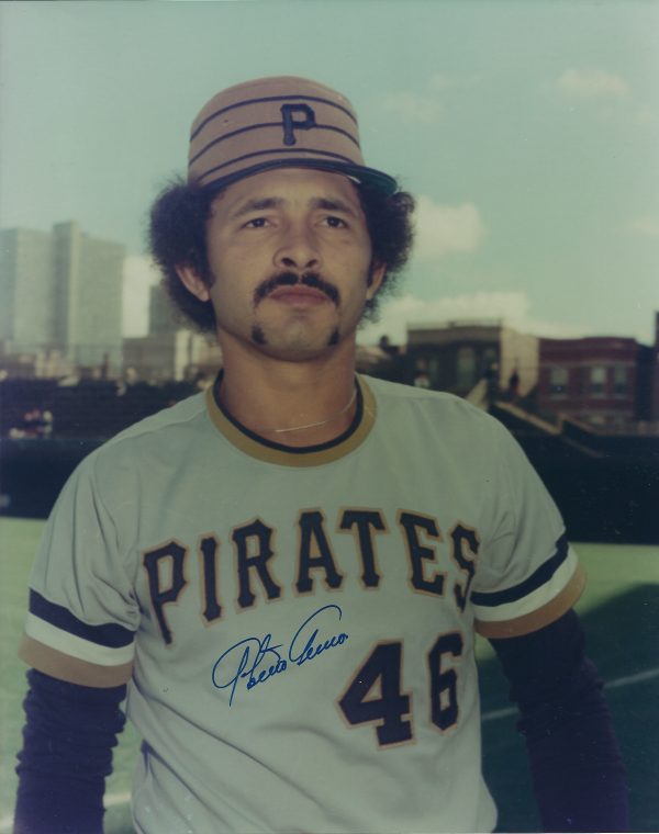 AUTOGRAPHED  photo TONY ARMAS - Pittsburgh Pirates