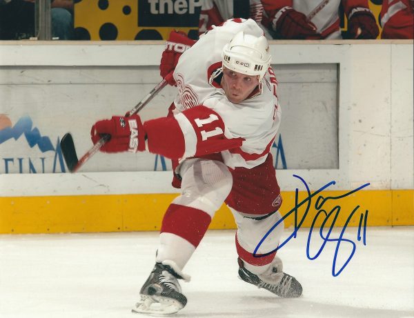 Autographed DANIEL CLEARY  8X10 Detroit Red Wings Photo