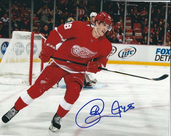 Autographed  CORY EMMERTON 8X10 Detroit Red Wings Photo
