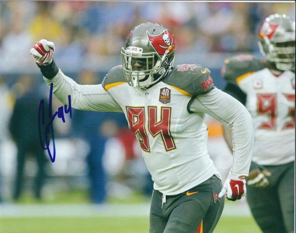 Autographed GEORGE JOHNSON 8X10 Tampa Bay Buccaneers Photo