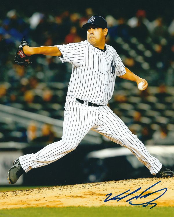 AUTOGRAPHED VIDAL NUNO 8X10 NEW YORK YANKEES photo