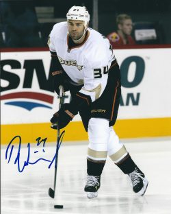 Autographed DANIEL WINNIK 8X10 Anaheim Ducks Photo