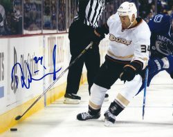 Autographed DANIEL WINNIK 8X10 Anaheim Ducks Photo