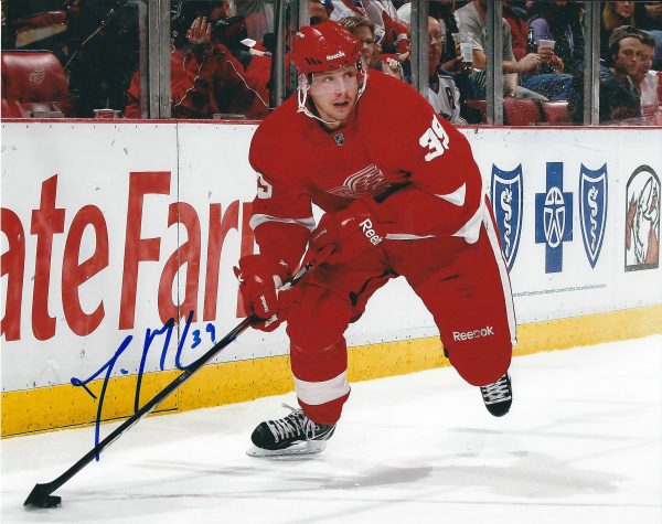 Autographed JAN MURSAK 8X10 Detroit Red Wings Photo