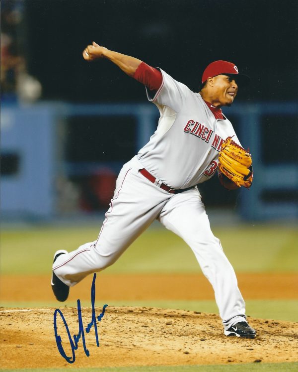 AUTOGRAPHED ALFREDO SIMON 8X10 Cincinnati Reds Photo