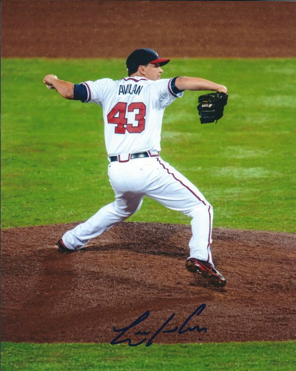 AUTOGRAPHED LUIS AVILAN 8X10 Atlanta Braves photo