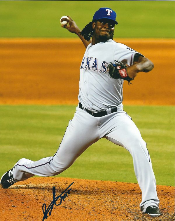 AUTOGRAPHED ROMAN MENDEZ 8X10 Texas Rangers Photo