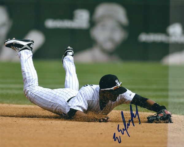 AUTOGRAPHED EDUARDO ESCOBAR  8X10 Chicago White Sox Photo