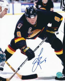 Autographed GARY LEEMAN 8X10 Vancouver Canucks Photos
