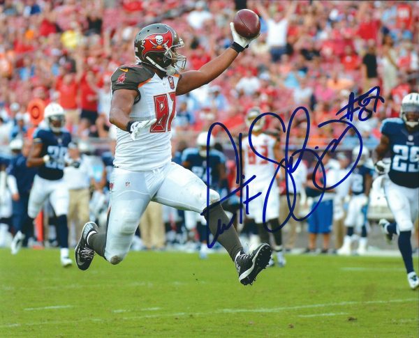 Autographed  AUSTIN SEFERIAN-JENKINS 8X10 Tampa Bay Buccaneers Photo