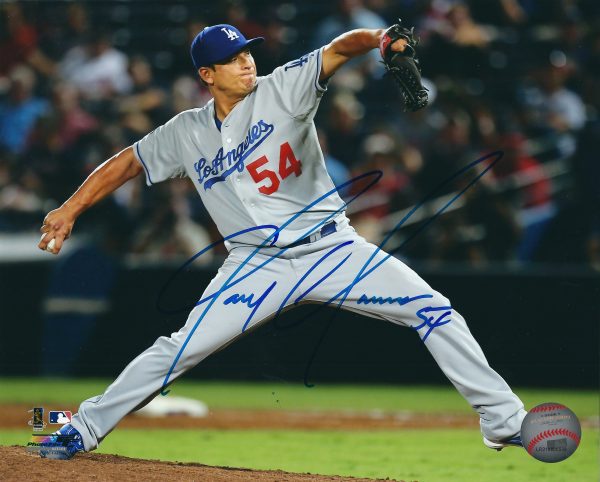 AUTOGRAPHED JAVY GUERRA 8x10 Los Angeles Dodgers photo