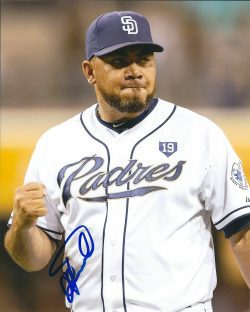AUTOGRAPHED JOAQUIN BENOIT 8X10 San Diego Padres photo