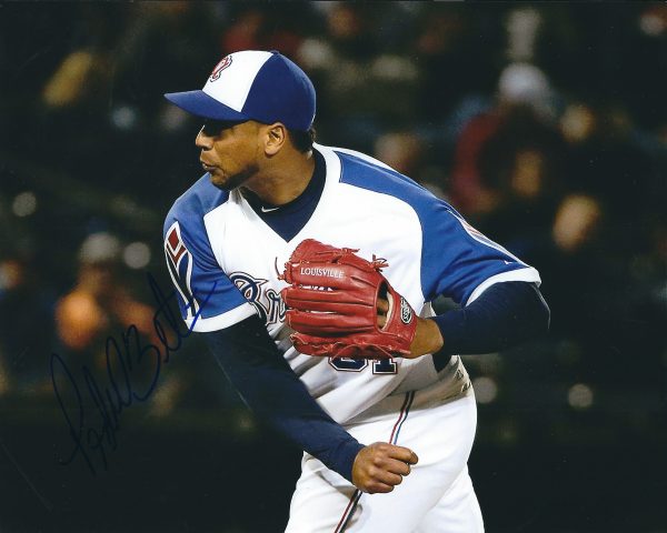 AUTOGRAPHED PEDRO BEATO 8X10 Atlanta Braves photo