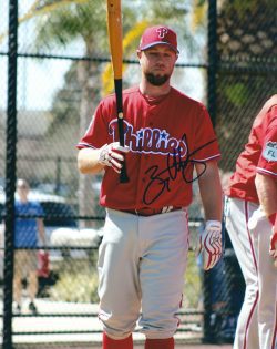 AUTOGRAPHED BRYAN HOLADAY 8X10 Philadelphia Phillies Photo