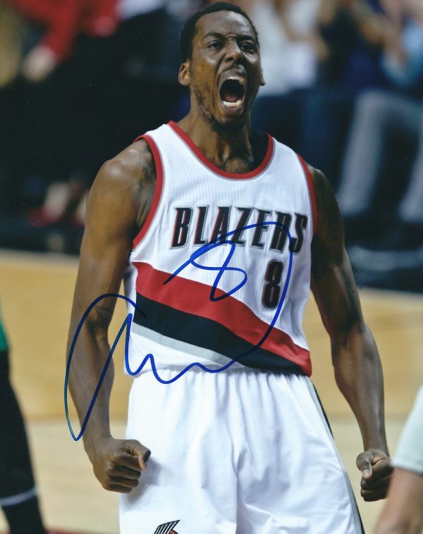 Autographed AL-FAROUQ AMINU 8X10 Portland Trail Blazers Photo