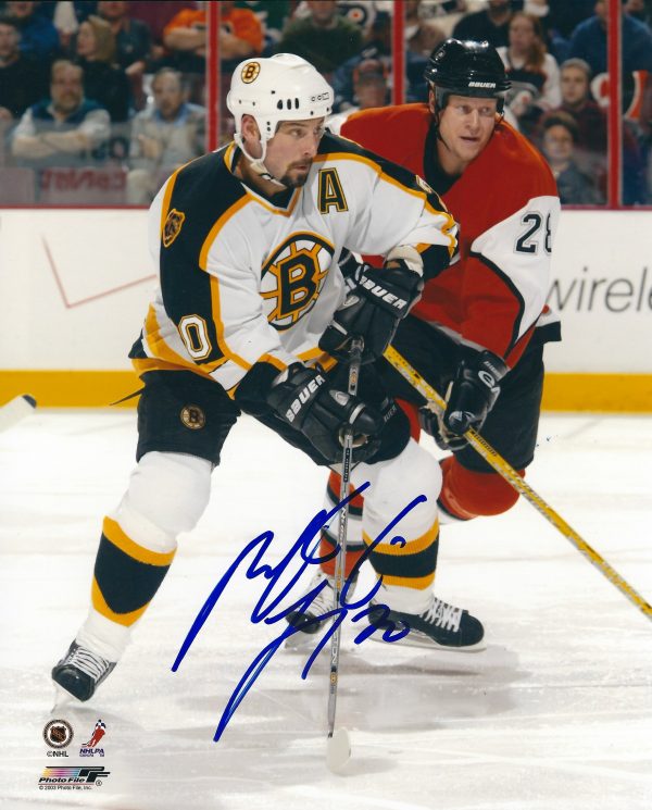 Autographed MARTIN LAPOINTE Boston Bruins  Photo