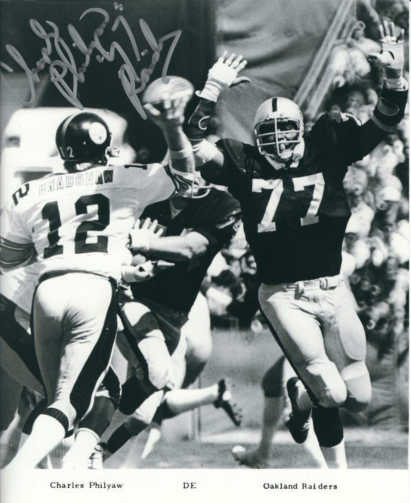 Autographed CHARLES PHILYAW 8X10 Oakland Raiders photo