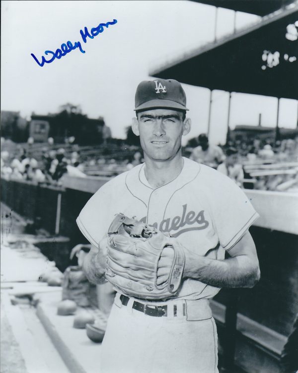 AUTOGRAPHED WALLY MOON 8x10 Los Angeles Dodgers photo