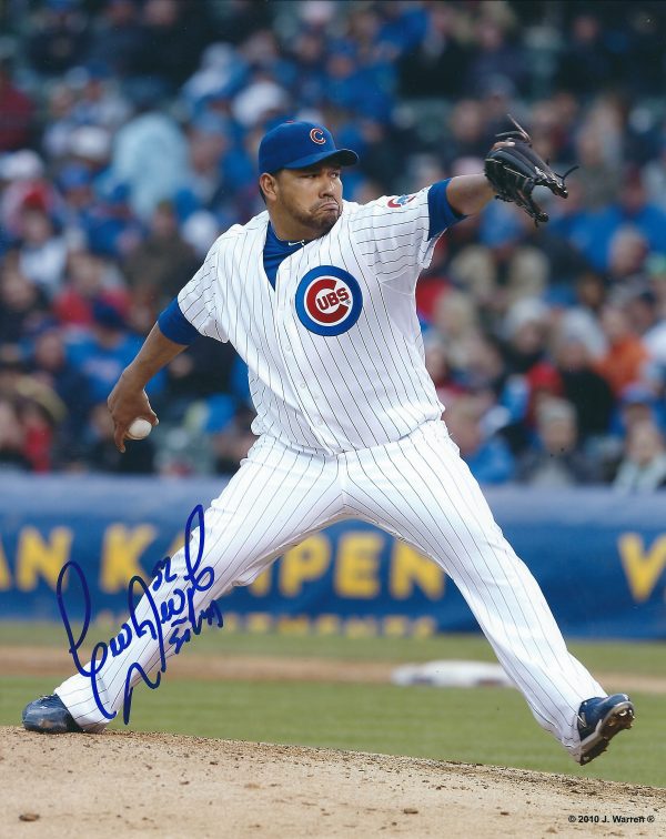 AUTOGRAPHED CARLOS SILVA 8X10 Chicago Cubs Photo