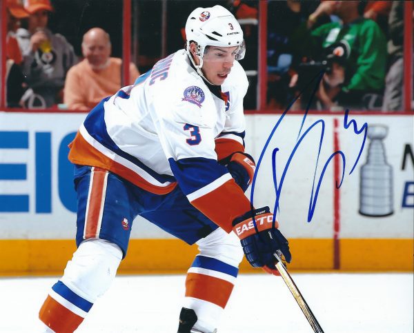 Autographed TRAVIS HAMONIC 8X10 New York Islanders Photo