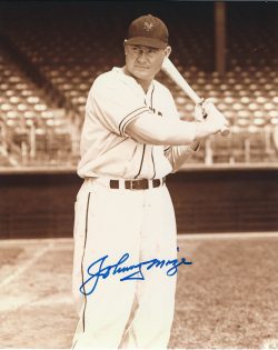 Autographed JOHNNY MIZE 8X10 New York Giants  photo