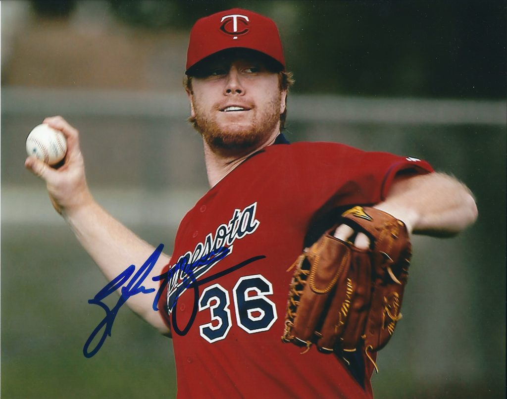 AUTOGRAPHED BLAINE BOYER 8X10 Minnesota Twins photo Main Line Autographs