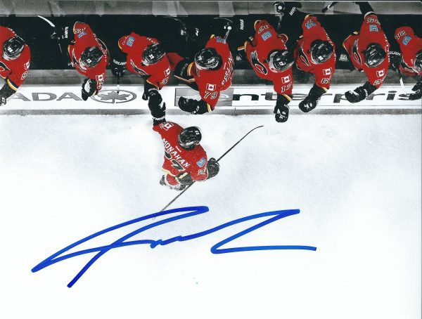 Autographed SEAN MONAHAN  8X10 Calgary Flames Photo