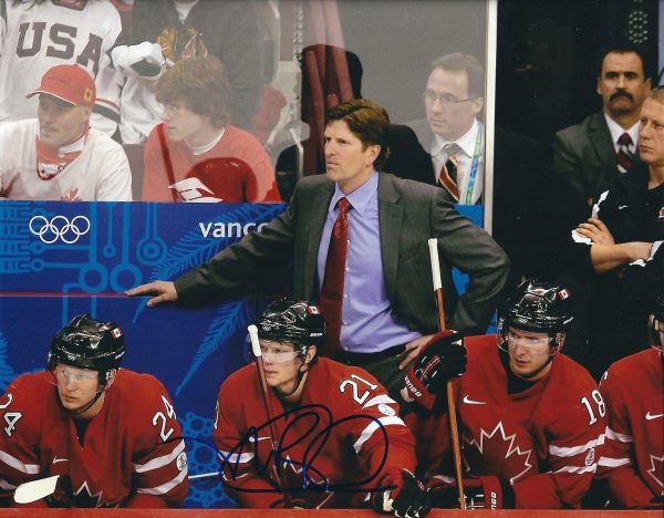 Autographed MIKE BABCOCK  8X10 Detroit Red Wings Photo