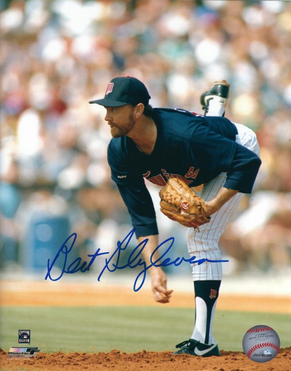 Autographed  BERT BLYLEVEN Minnesota Twins 8x10 Photo