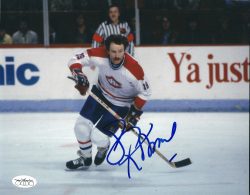 Autographed LARRY ROBINSON 8x10 Montreal Canadiens Photo