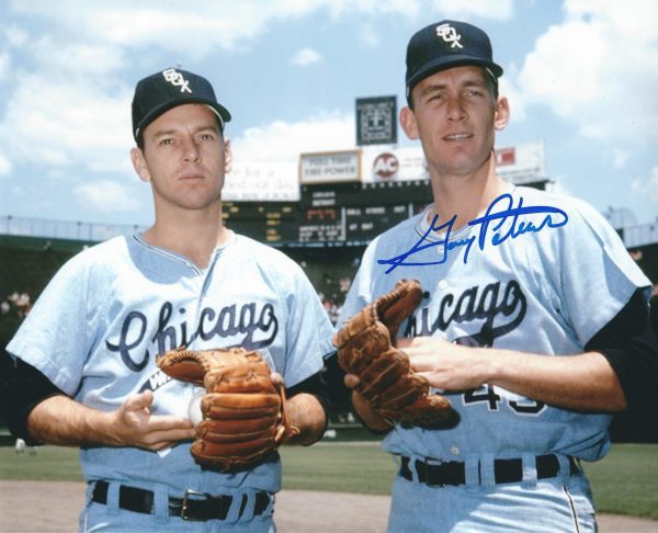 AUTOGRAPHED GARY PETERS  8X10 Chicago White Sox Photo