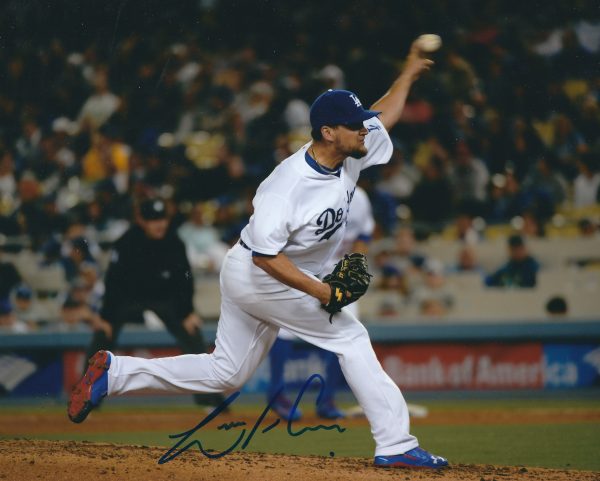 AUTOGRAPHED LUIS AVILAN 8x10 Los Angeles Dodgers photo