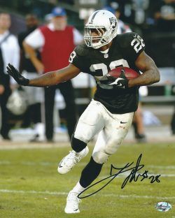 Autographed LATAVIUS MURRAY 8X10 Oakland Raiders photo