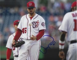 Autographed Oliver Perez 8X10 Washington Nationals Photo with COA