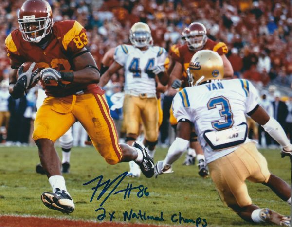 Autographed FRED DAVIS USC Trojans 8X10 Photo