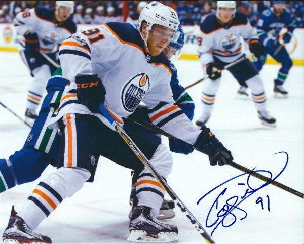 Autographed DRAKE CAGGIULA 8X10 Edmonton Oilers Photo