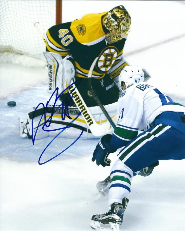 Autographed SVEN BAERTSCHI 8X10 Vancouver Canucks Photos