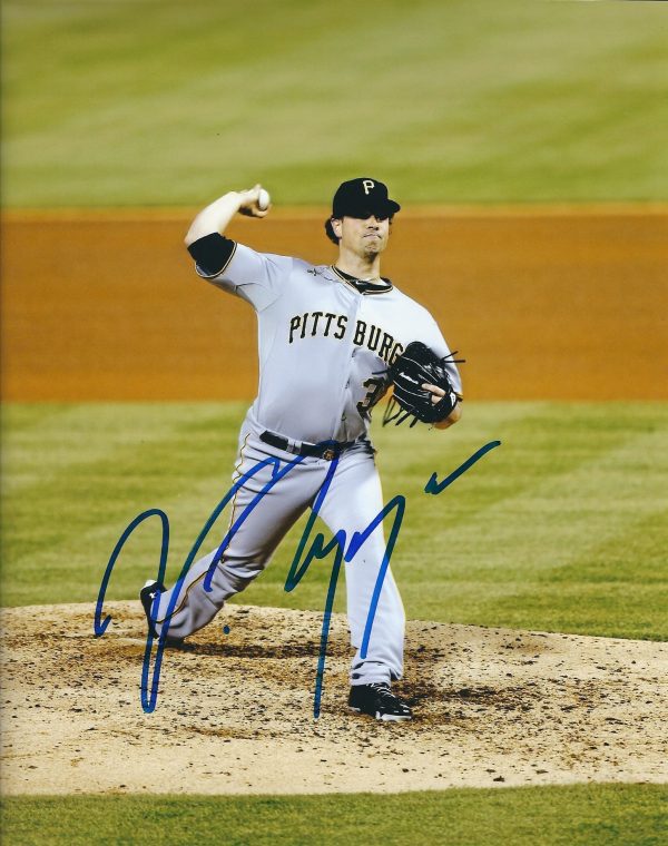 Autographed VIN MAZZARO 8X10 Pittsburgh Pirates Photo