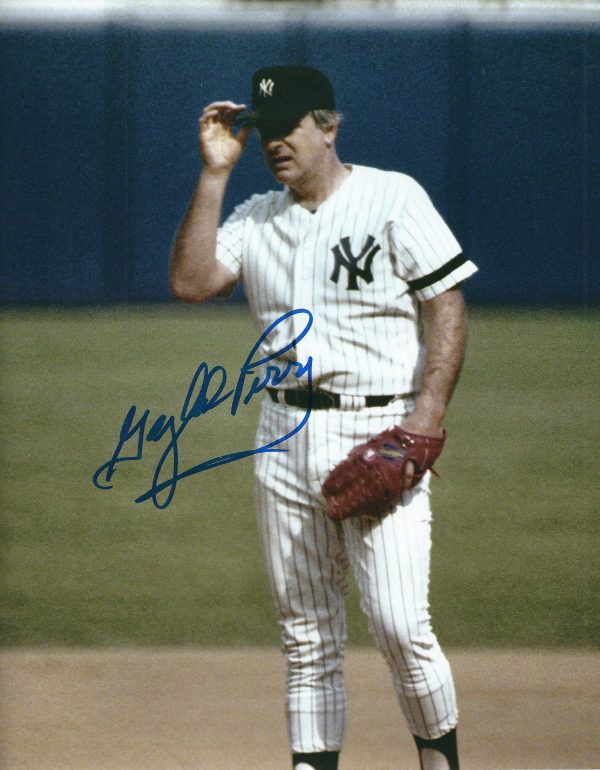 Autographed GAYLORD PERRY NEW YORK YANKEES 8X10 photo