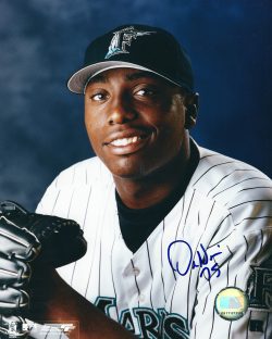 AUTOGRAPHED 8X10 photo DONTRELLE WILLIS Florida Marlins