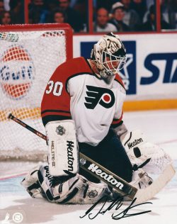 Autographed  GARTH SNOW 8X10 Philadelphia Flyers Photo