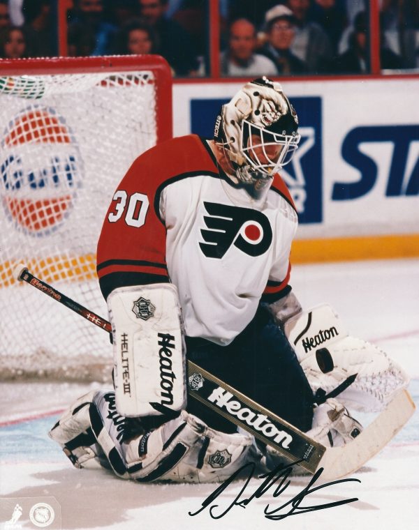 Autographed  GARTH SNOW 8X10 Philadelphia Flyers Photo