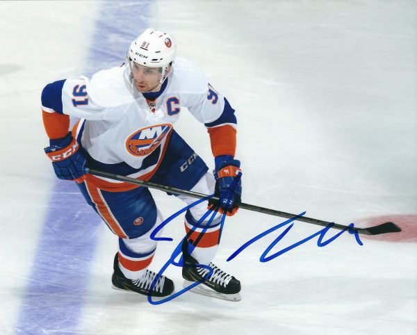 Autographed John Tavares New York Islanders 8x10 photo