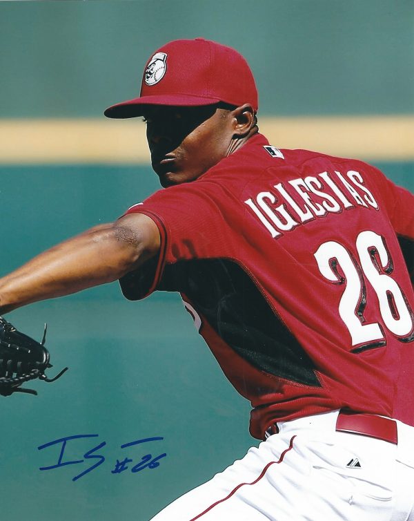 AUTOGRAPHED RAISEL IGLESIAS 8X10 Cincinnati Reds Photo