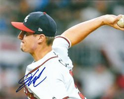 AUTOGRAPHED SHANE CARLE 8X10 Atlanta Braves photo