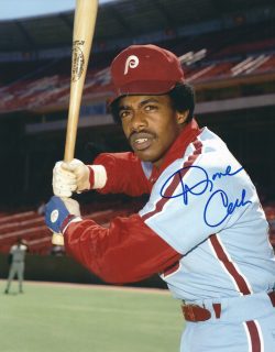 AUTOGRAPHED DAVE CASH 8X10 Philadelphia Phillies Photo