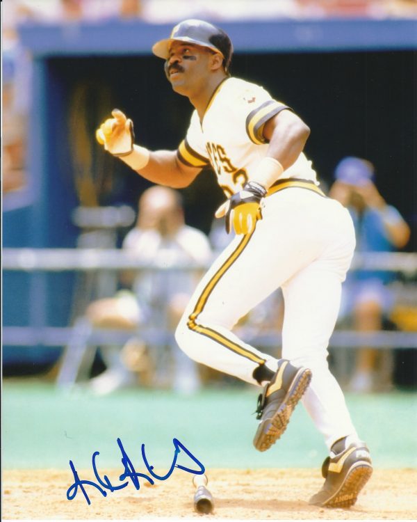Autographed R.J. REYNOLDS 8X10 Pittsburgh Pirates Photo
